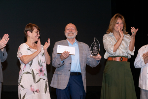 Cultura entrega Premio Nacional de las Artes Escénicas 2024 a Eduardo Villanueva